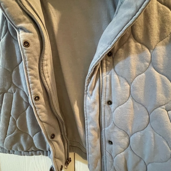 Calia Quilted Vest - Picture 5 of 8